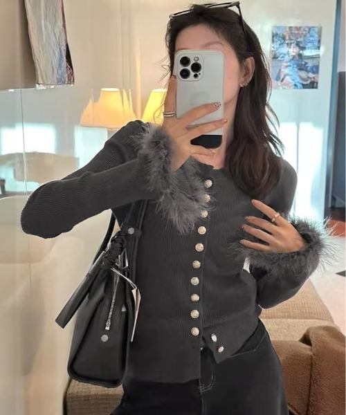 kirakiraShop（キラキラショップ）の「フェザーカフ リブ ニット カーディガン（ニット/セーター・レディース・ワイン/チャコールグレー/オフホワイト/ブラック/ブラウン・FREE）」の15枚目の写真