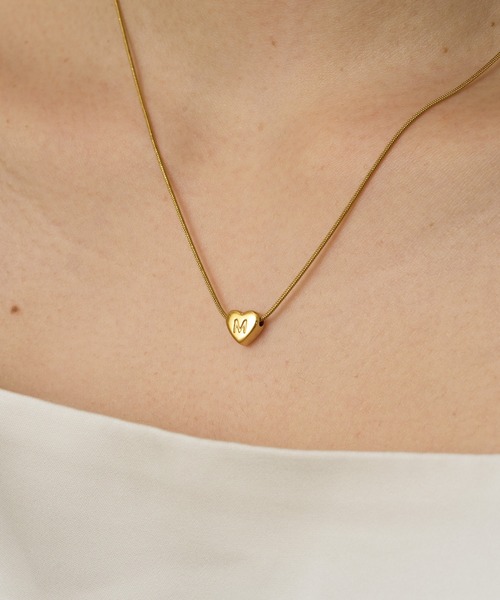 VATSURICA(バツリカ)の「〈LOINE〉金属アレルギー対応 / ステンレス / ハート イニシャルネックレス(ネックレス・レディース・K/M/A/R/Y/S・FREE)」の1枚目の写真