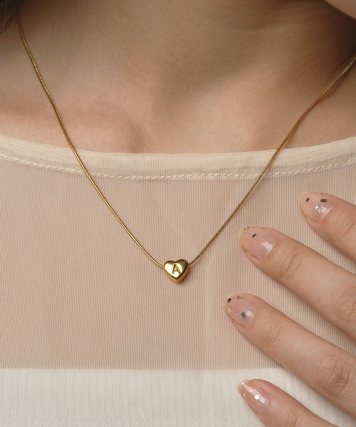 VATSURICA(バツリカ)の「〈LOINE〉金属アレルギー対応 / ステンレス / ハート イニシャルネックレス(ネックレス・レディース・K/M/A/R/Y/S・FREE)」の7枚目の写真