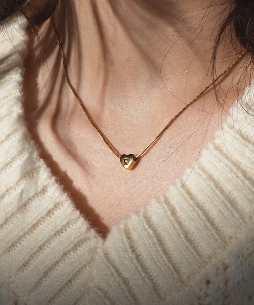 VATSURICA(バツリカ)の「〈LOINE〉金属アレルギー対応 / ステンレス / ハート イニシャルネックレス(ネックレス・レディース・K/M/A/R/Y/S・FREE)」の13枚目の写真