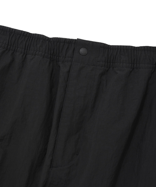 COVERNAT（カバーナット）の「トラックジョガーパンツブラック（スウェットパンツ・レディース・その他・LARGE/MEDIUM/SMALL/X-LARGE/X-SMALL/XX-LARGE）」の3枚目の写真