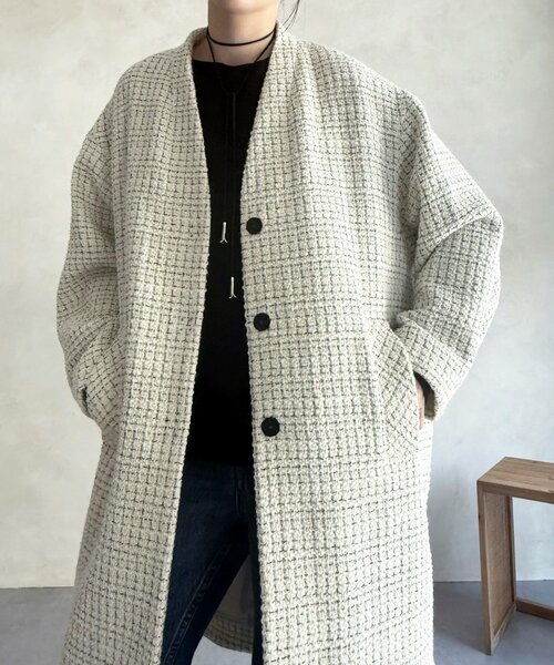 BEARDSLEY（ビアズリー）の「チェックツイードロングコート（その他アウター・レディース・ブラック/アイボリー・FREE）」の2枚目の写真