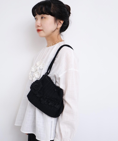 l'atelier du savon(アトリエドサボン)の「●handcraft かぎ針編みのようなミニバッグ(ショルダーバッグ・レディース・オフホワイト/ブラック/レッド・FREE)」の14枚目の写真