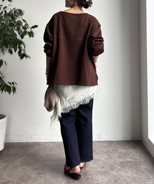 DouDou(ドゥドゥ)の「前後ロゴプリント裏起毛プルオーバー(Tシャツ/カットソー・レディース・グレイッシュベージュ/ブラウン/チャコールグレー・FREE)」の17枚目の写真