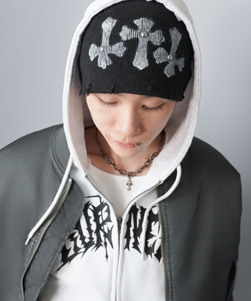 SPINNS（スピンズ）の「シングルニットビーニー/クロススタッズ/ダメージ加工/ユニセックス（ニットキャップ/ビーニー・メンズ・ホワイト/ブラック/グレー・ONESIZE）」の2枚目の写真