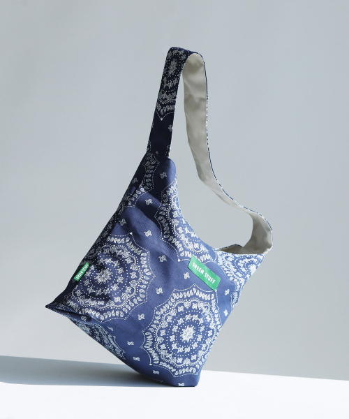 GREEN STUFF(グリーンスタッフ)の「seem full bag 62 - paisley navy(エコバッグ/サブバッグ・レディース・その他・FREE)」の3枚目の写真
