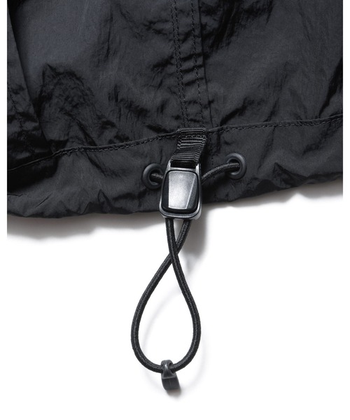 F.C.Real Bristol(エフシーレアルブリストル)の「BIG LOGO NYLON STAND COLLAR BLOUSON(ナイロンジャケット・メンズ・ブルー/オフホワイト/レッド/ブラック・MEDIUM/LARGE/SMALL/X-LARGE/XX-LARGE)」の10枚目の写真