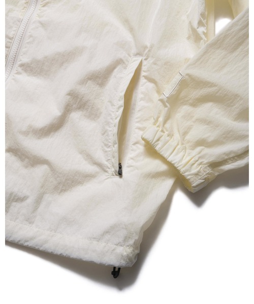 F.C.Real Bristol(エフシーレアルブリストル)の「BIG LOGO NYLON STAND COLLAR BLOUSON(ナイロンジャケット・メンズ・ブルー/オフホワイト/レッド/ブラック・MEDIUM/LARGE/SMALL/X-LARGE/XX-LARGE)」の21枚目の写真