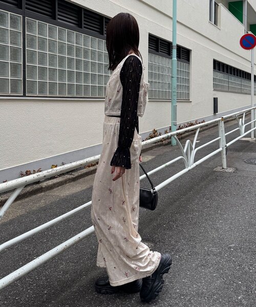 CIAOPANIC（チャオパニック）の「ラインストーンフラワー刺繡ビスチェ（キャミソール・レディース・パープル/アイボリー/ブラック・ONE SIZE）」の8枚目の写真