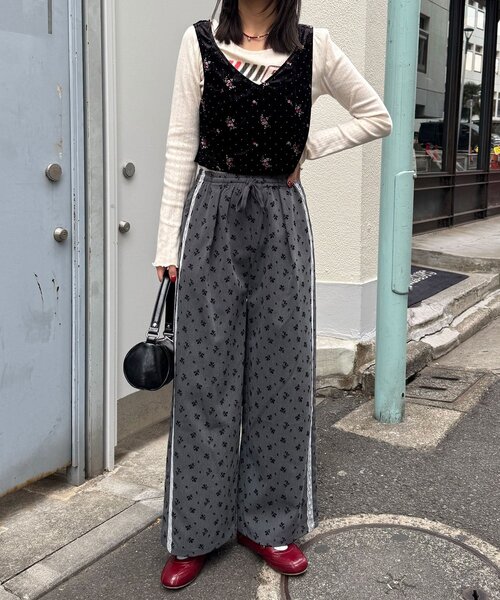 CIAOPANIC（チャオパニック）の「ラインストーンフラワー刺繡ビスチェ（キャミソール・レディース・パープル/アイボリー/ブラック・ONE SIZE）」の15枚目の写真