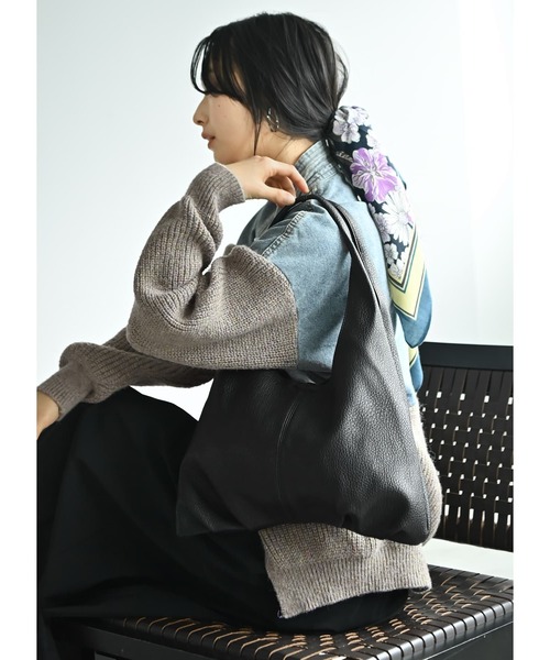 STYLE DELI(スタイルデリ)の「【BLK001】ハンドルトートバッグ/ポーチ付き(トートバッグ・レディース・グレー/ブラック/グリーン・FREE)」の2枚目の写真