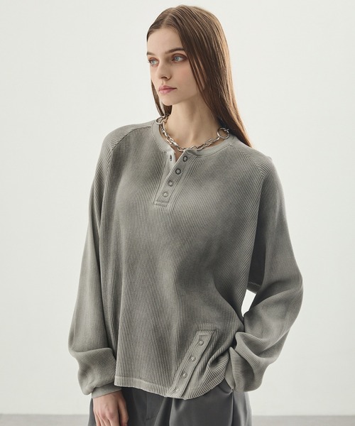 Spielio(シュピーリオ)の「【Spielio】Henley neck thermal cutsew / ヘンリーネックサーマルカットソー(Tシャツ/カットソー・メンズ・ブラック/グレー・L/M/S)」の2枚目の写真