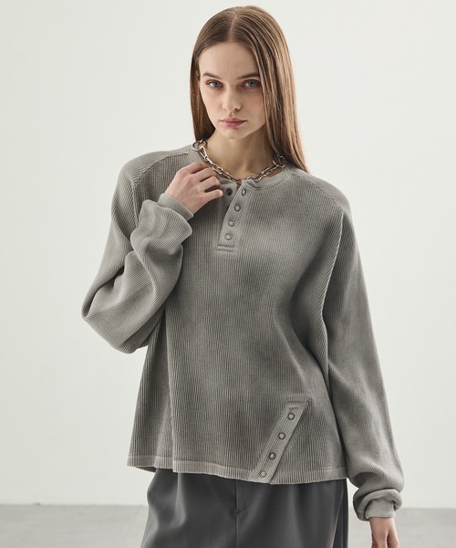 Spielio(シュピーリオ)の「【Spielio】Henley neck thermal cutsew / ヘンリーネックサーマルカットソー(Tシャツ/カットソー・メンズ・ブラック/グレー・L/M/S)」の3枚目の写真