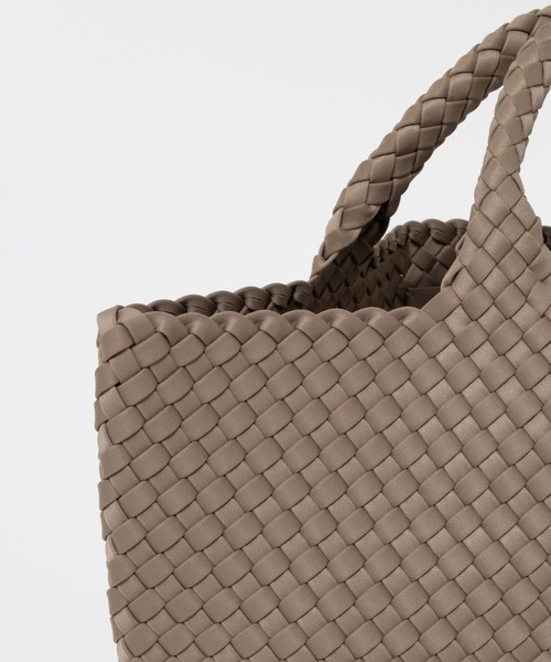 NAGHEDI（ナゲディ）の「NAGHEDI St Barths Medium Tote ナケディ メッシュ ミディアム トートバッグ（トートバッグ・レディース・ベージュ/ダークグレー/ホワイト/グリーン/ブラック/クリーム・FREE）」の16枚目の写真