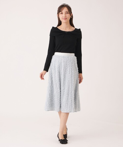 TO BE CHIC(トゥー ビー シック)の「フェザー刺しゅう スカート(スカート・レディース・グレー系その他/ブラック・40/42)」の7枚目の写真