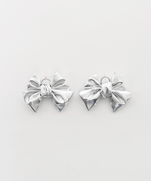 Narcissus(ナルシス)の「メタリックリボンピアス/ビッグリボン(ピアス(両耳用)・レディース・グリーン/シルバー・FREE)」の9枚目の写真