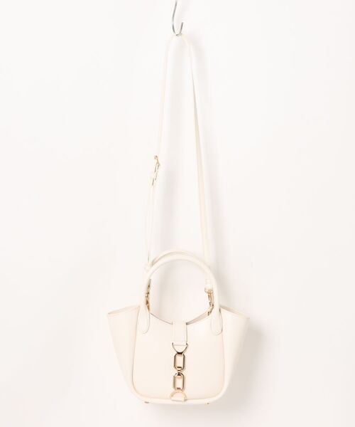 CHARLES & KEITH（チャールズ & キース）の「Agatha アガサ チェーンアクセントバケットバッグ（トートバッグ・レディース・ブラック/チョコ/クリーム・S）」の12枚目の写真