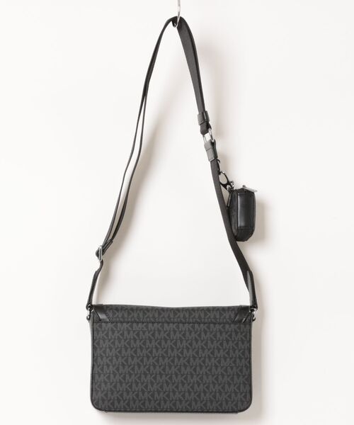 MICHAEL KORS(マイケルコース)の「HUDSON フラップ クロスボディ ウィズ ポーチ ミニ - MKシグネチャー(ショルダーバッグ・メンズ・ブラック・FREE)」の7枚目の写真