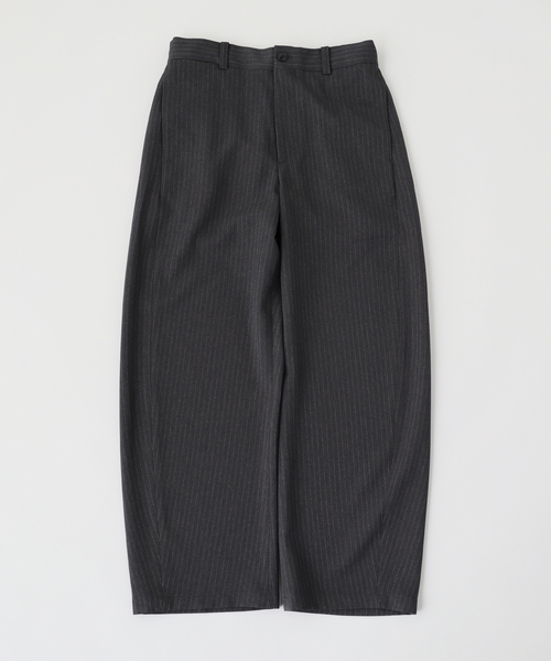 EDIFICE（エディフィス）の「ストライプ 3D フィット トラウザー（その他パンツ・メンズ・チャコールグレー/ブラック・MEDIUM）」の2枚目の写真