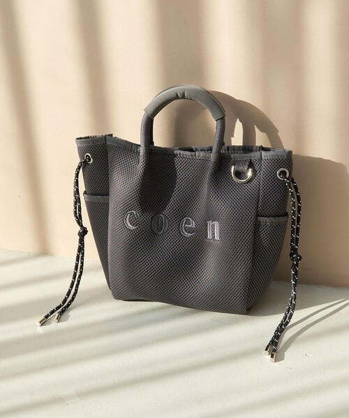 coen（コーエン）の「coen（コーエン）ロゴ刺繍 メッシュパフ2wayトートバッグ（Mサイズ）（ショルダーバッグ・レディース・ベージュ/ダークグレー/オフホワイト/ライトグレー/ブラック・FREE）」の4枚目の写真