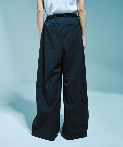 Camphor wood（カンファーウッド）の「1TUCK WIDE BAGGY STRIPE SLACKS / ワンタックワイドバギーストライプスラックス【セットアップ可能】（スラックス・メンズ・グレー/ブラック・SMALL/MEDIUM/LARGE）」の21枚目の写真