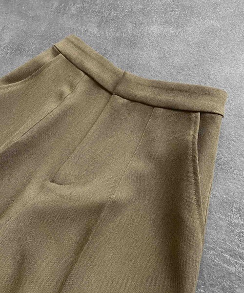 ELFRANK(エルフランク)の「セットアップ対応 センタープレスカーブパンツ ウエストゴム《着用動画あり》(その他パンツ・レディース・ブラウン/ベージュ・L/M/S)」の7枚目の写真