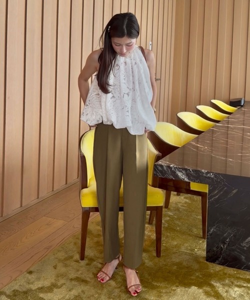 ELFRANK(エルフランク)の「セットアップ対応 センタープレスカーブパンツ ウエストゴム《着用動画あり》(その他パンツ・レディース・ブラウン/ベージュ・L/M/S)」の4枚目の写真