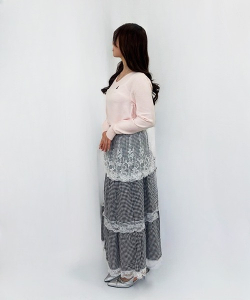 frunco(フランコ)の「【ZOZOTOWN限定】ワンポイント刺繍Vネックニット(ニット/セーター・レディース・ブラック/アイボリー/グレー/ブルー/ホワイト・FREE)」の7枚目の写真