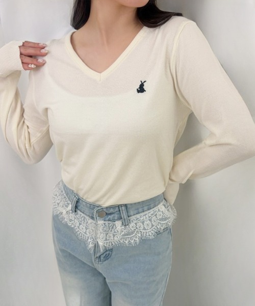 frunco(フランコ)の「【ZOZOTOWN限定】ワンポイント刺繍Vネックニット(ニット/セーター・レディース・ブラック/アイボリー/グレー/ブルー/ホワイト・FREE)」の10枚目の写真