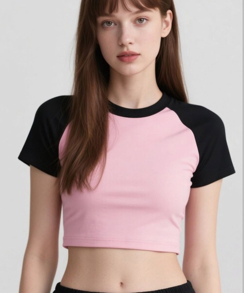 ADDITION STORE（アディションストア）の「＼配色のカラーがカワイイ♪／クロップド ラグランスリーブ T / チビT（Tシャツ/カットソー・レディース・ブラック×ホワイト/ブラウン/ブラック×ピンク/グレー×ピンク・SMALL/MEDIUM/LARGE）」の2枚目の写真