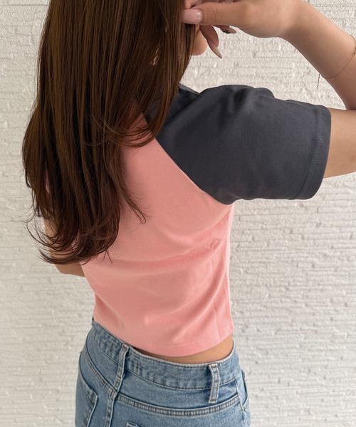 ADDITION STORE（アディションストア）の「＼配色のカラーがカワイイ♪／クロップド ラグランスリーブ T / チビT（Tシャツ/カットソー・レディース・ブラック×ホワイト/ブラウン/ブラック×ピンク/グレー×ピンク・SMALL/MEDIUM/LARGE）」の11枚目の写真