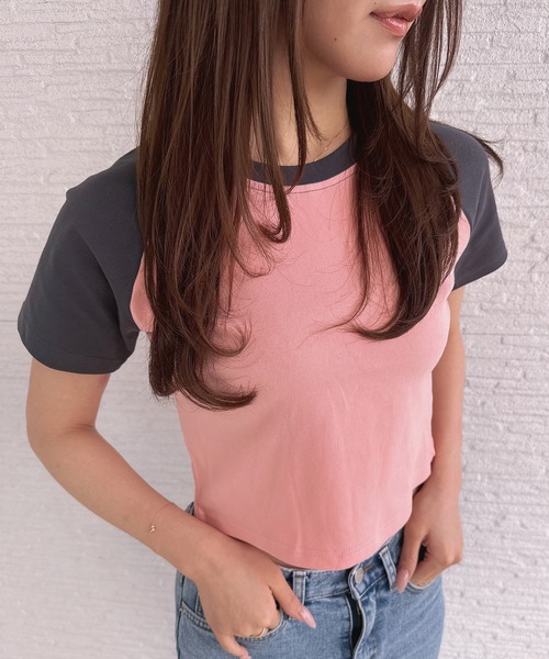 ADDITION STORE（アディションストア）の「＼配色のカラーがカワイイ♪／クロップド ラグランスリーブ T / チビT（Tシャツ/カットソー・レディース・ブラック×ホワイト/ブラウン/ブラック×ピンク/グレー×ピンク・SMALL/MEDIUM/LARGE）」の10枚目の写真