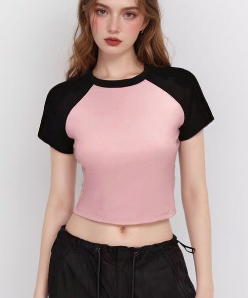 ADDITION STORE（アディションストア）の「＼配色のカラーがカワイイ♪／クロップド ラグランスリーブ T / チビT（Tシャツ/カットソー・レディース・ブラック×ホワイト/ブラウン/ブラック×ピンク/グレー×ピンク・SMALL/MEDIUM/LARGE）」の8枚目の写真