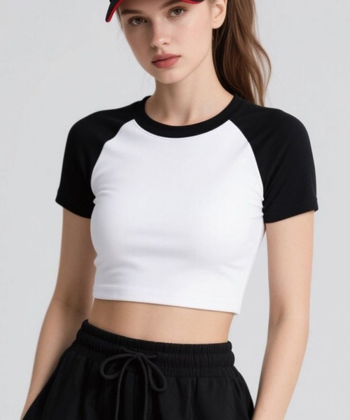 ADDITION STORE（アディションストア）の「＼配色のカラーがカワイイ♪／クロップド ラグランスリーブ T / チビT（Tシャツ/カットソー・レディース・ブラック×ホワイト/ブラウン/ブラック×ピンク/グレー×ピンク・SMALL/MEDIUM/LARGE）」の9枚目の写真