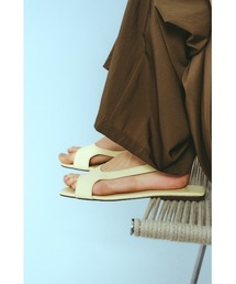 RIM.ARK（リムアーク）の「Minimal leather sandal ミニマル レザー サンダル（サンダル）」