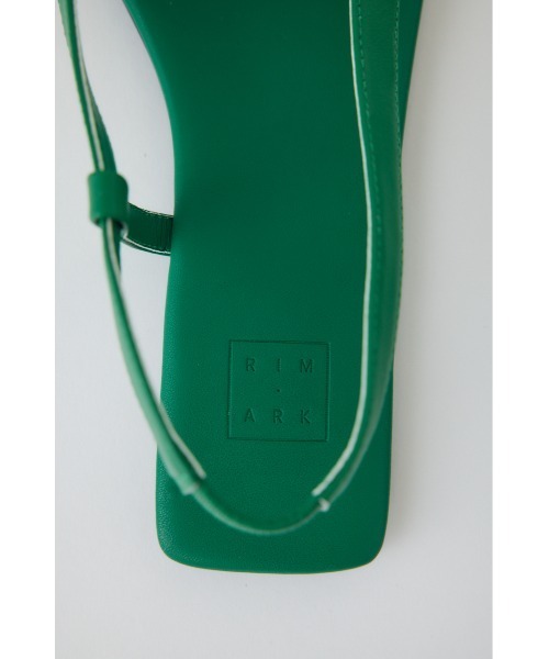 RIM.ARK(リムアーク)の「Minimal leather sandal ミニマル レザー サンダル(サンダル・レディース・ブラック/ライトイエロー/グリーン・39/38/37/36)」の11枚目の写真