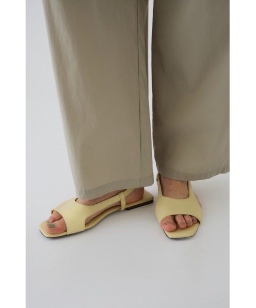 RIM.ARK(リムアーク)の「Minimal leather sandal ミニマル レザー サンダル(サンダル・レディース・ブラック/ライトイエロー/グリーン・39/38/37/36)」の12枚目の写真