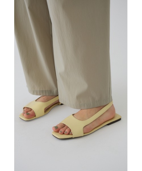 RIM.ARK(リムアーク)の「Minimal leather sandal ミニマル レザー サンダル(サンダル・レディース・ブラック/ライトイエロー/グリーン・39/38/37/36)」の16枚目の写真