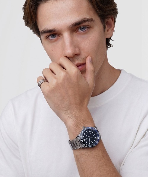 Daniel Wellington(ダニエルウェリントン)の「Iconic GMT Link Black 40MM メイズ腕時計 シルバー(アナログ腕時計・メンズ・グリーン/ブラック・40mm)」の13枚目の写真