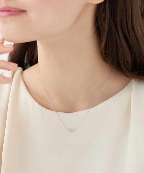 4℃（ヨンドシー）の「【3月誕生石】K10ホワイトゴールド アクアマリン ライン ネックレス（ネックレス・レディース・ホワイトゴールド・FREE）」の5枚目の写真