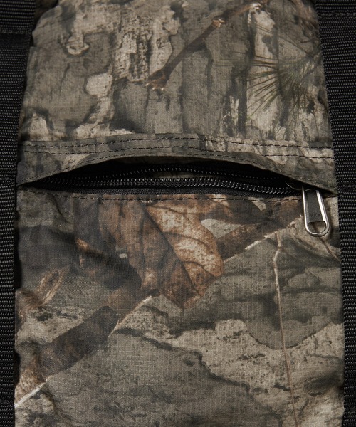 thisisneverthat(ディスイズネバーザット)の「Active Light Duffle Bag(ボストンバッグ・メンズ・ブラック/カモフラージュ・FREE)」の13枚目の写真