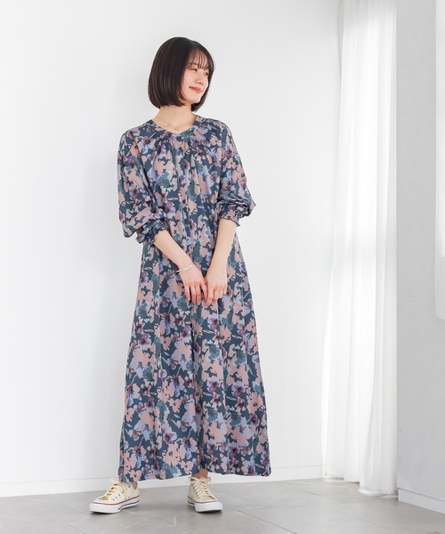 n'OrLABEL(ノアールレーベル)の「花柄シャーリングギャザーワンピース(ワンピース・レディース・ブラック/ブルー・FREE)」の1枚目の写真