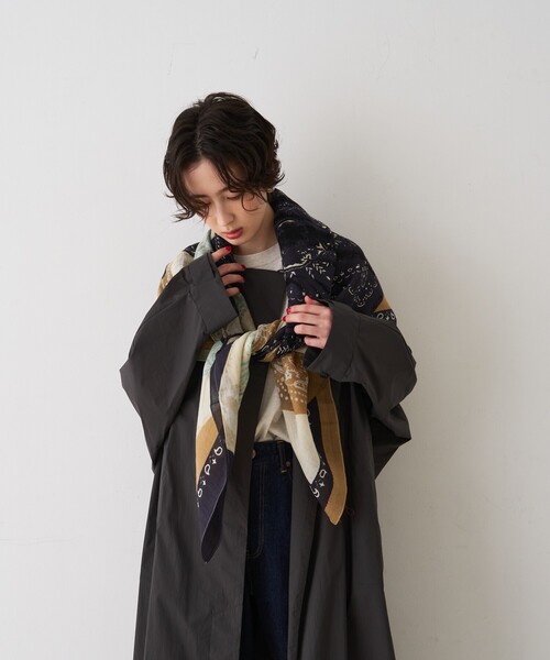 Rouge vif(ルージュヴィフ)の「【manipuri/マニプリ】フラグメントバンダナ コットンシルクストール 120×120 インド製(ストール/ショール・レディース・ブラック・フリー)」の2枚目の写真