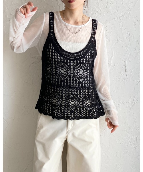 She's Closet(シーズクローゼット)の「深vネック かぎ編み ビスチェ クロシェベスト(ベスト・レディース・ブラック/アイボリー・FREE)」の7枚目の写真