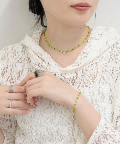 fredy emue（フレディエミュ）の「ビーズ×ハートトップブレス（ブレスレット・レディース・ライトブルー/ブラック/ライトグリーン/ピンク・FREE）」の3枚目の写真