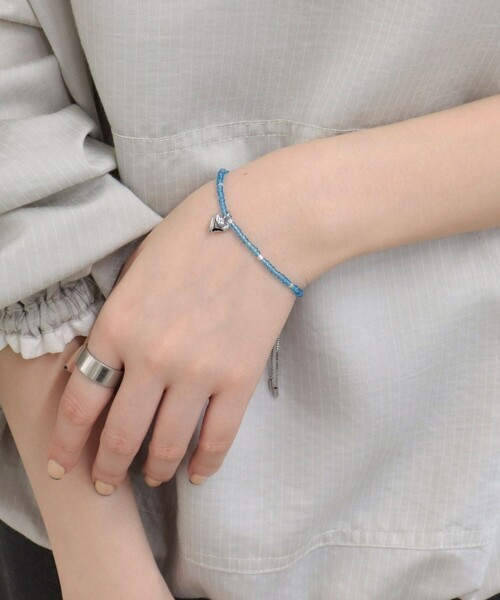 fredy emue（フレディエミュ）の「ビーズ×ハートトップブレス（ブレスレット・レディース・ライトブルー/ブラック/ライトグリーン/ピンク・FREE）」の13枚目の写真