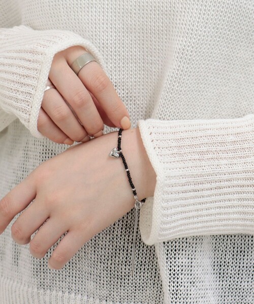 fredy emue（フレディエミュ）の「ビーズ×ハートトップブレス（ブレスレット・レディース・ライトブルー/ブラック/ライトグリーン/ピンク・FREE）」の9枚目の写真