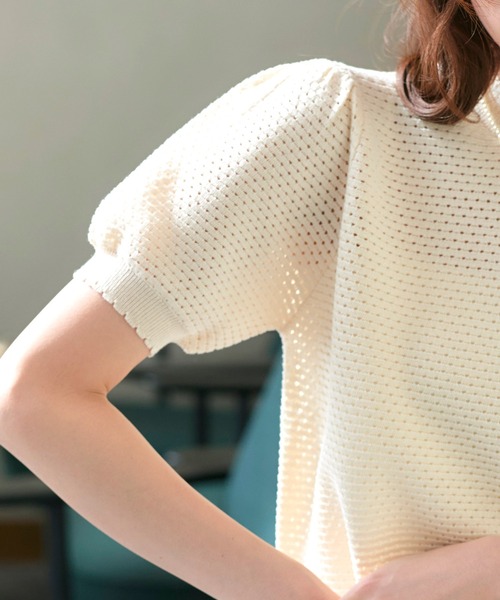 RUIRUE BOUTIQUE(ルイルエブティック)の「洗える/ストレッチ | クロシェ風 パフ ニット | トップス・ニットトップス・サマーニット・シアートップス・かぎ針編み風ニット・メッシュトップス・プルオーバー・Tシャツ(ニット/セーター・レディース・ブラック/ネイビー/ライトベージュ/ホワイト/ブルー・L/M)」の9枚目の写真