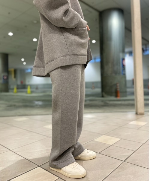 YENN（イエン）の「YENN（イエン）SPONDISH TUCK PANTS（その他パンツ・レディース・ブラック/グレー・36）」の4枚目の写真