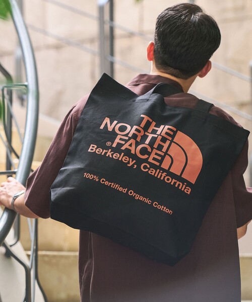 THE NORTH FACE(ザノースフェイス)の「【WEB限定】<THE NORTH FACE>オーガニック コットン トートバッグ(トートバッグ・メンズ・ナチュラル/ブラック/オリーブ・FREE)」の2枚目の写真